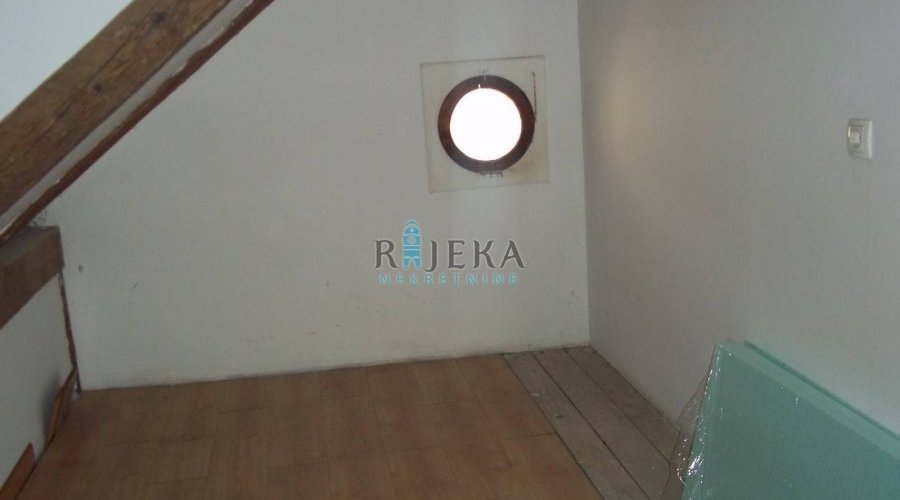 Gerovo, centar, potkrovlje za adaptaciju - 2