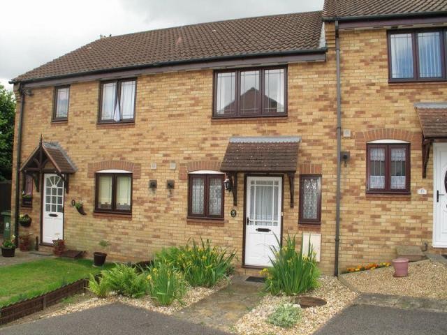 2 bedroom Terraced House For Rent: St..