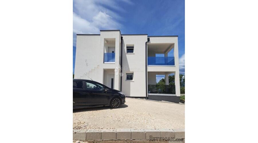 Samostojeća nova vila s dva zasebna stana - novogradnja - 2