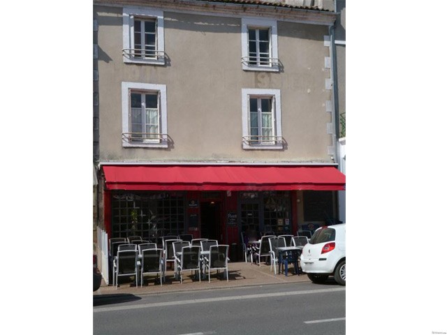 Town House With Restaurant (Rent.. - 2