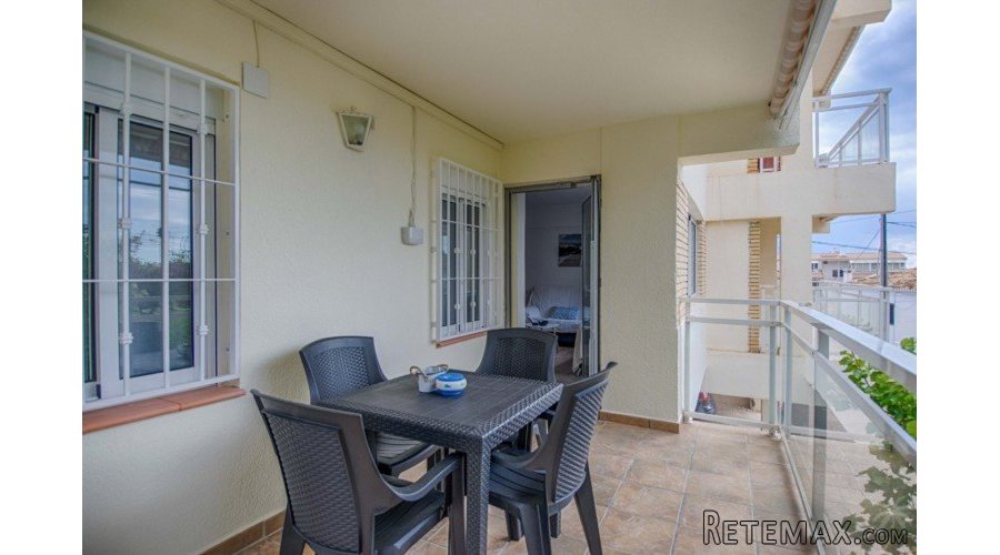 This renovated 2-bed apartment is located in the popular.. - 5