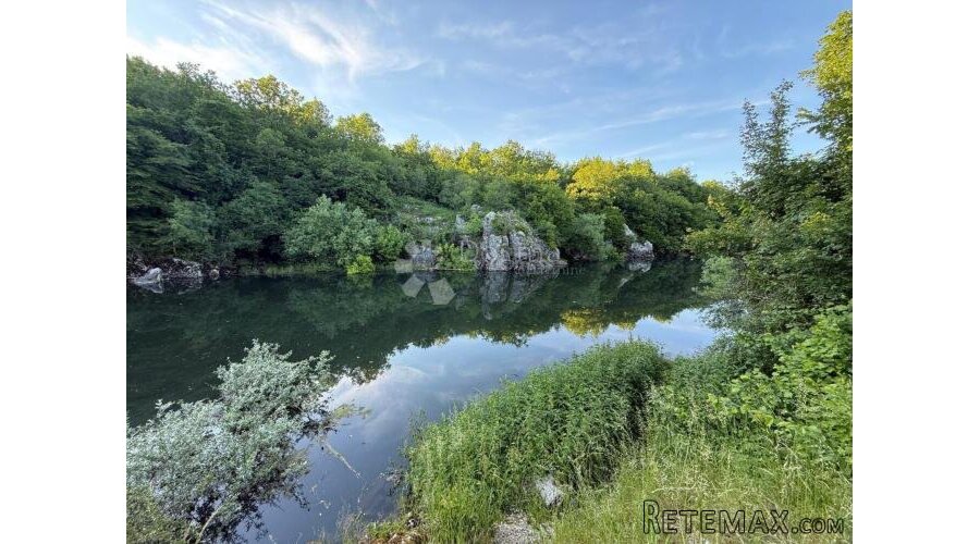 GRAĐEVINSKA PARCELA PRIRODA RIJEKA MIR CENTAR