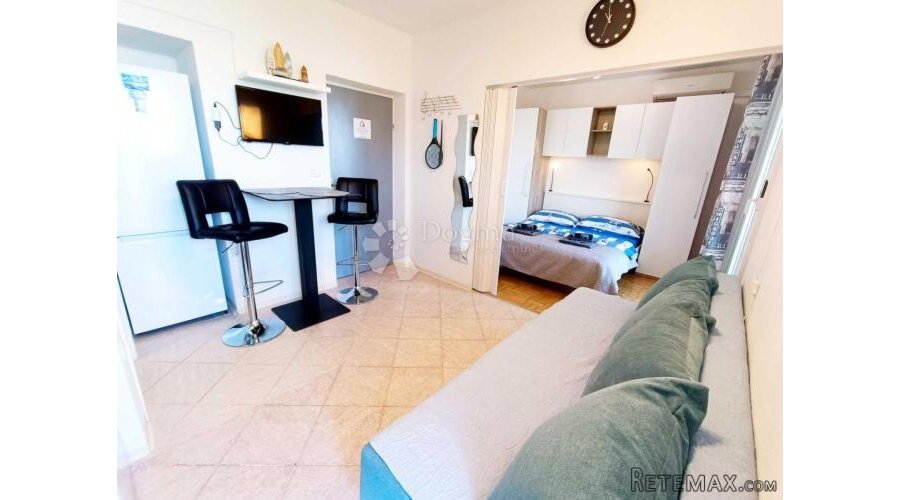 OTOK PAG KUĆA SA 4 APARTMANA - 3