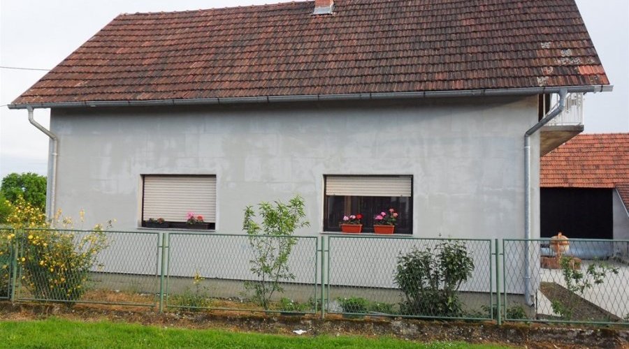 KUĆA I PLANTAŽA - 3