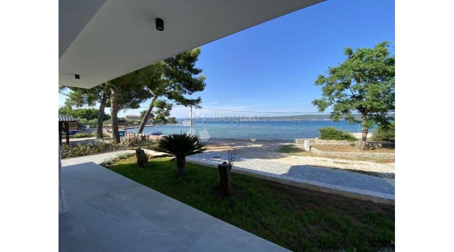 Otok Pašman, Neviđane - stan u novogradnji 1. red do mora