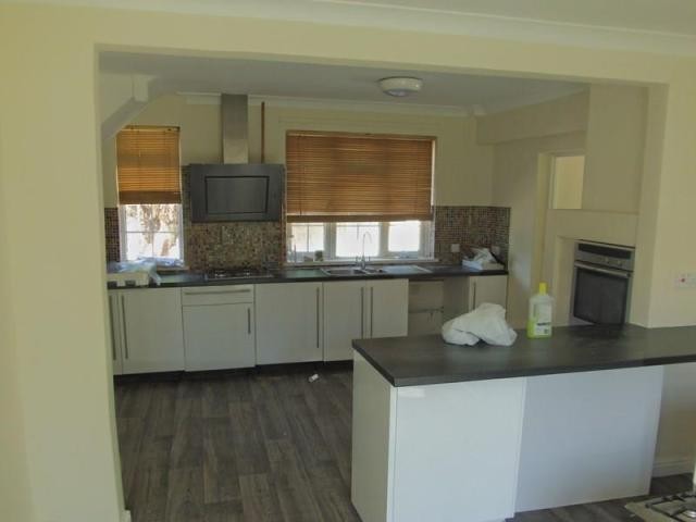 3 bedroom house in SHEERNESS - 2