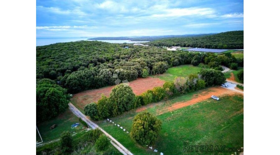 PROSTRANA POLJOPRIVREDNA PARCELA - 300 M OD MORA