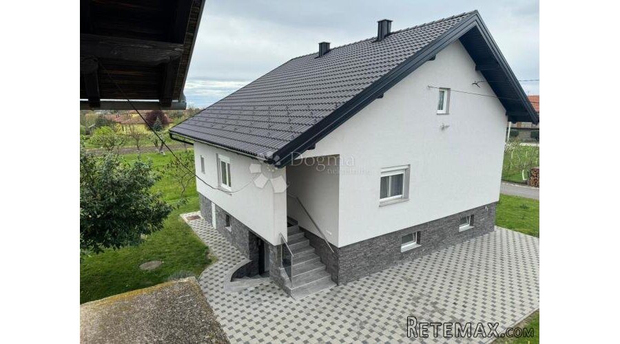 Dvije samostojeće kuće na velikoj okućnici - 3
