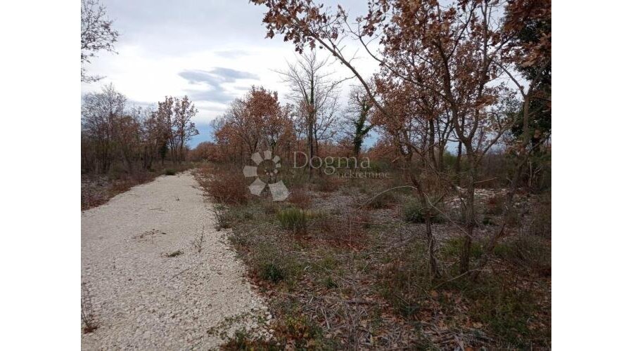 Zemljište na lijepoj lokaciji 2km od mora - 3