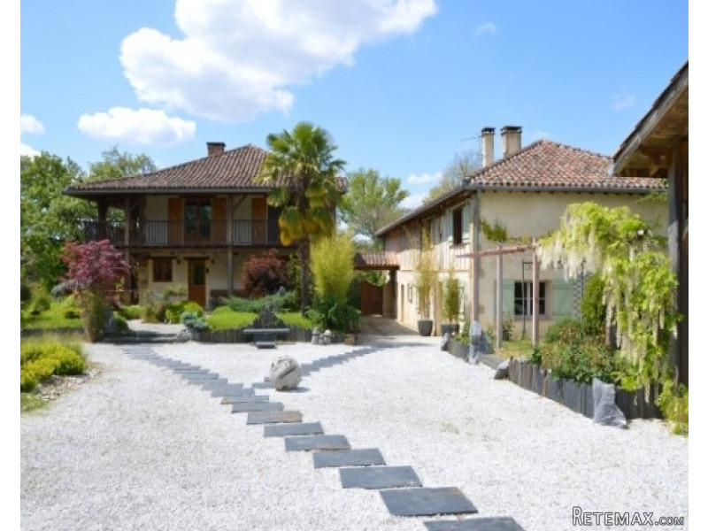 Architect Restored Property & Superb..