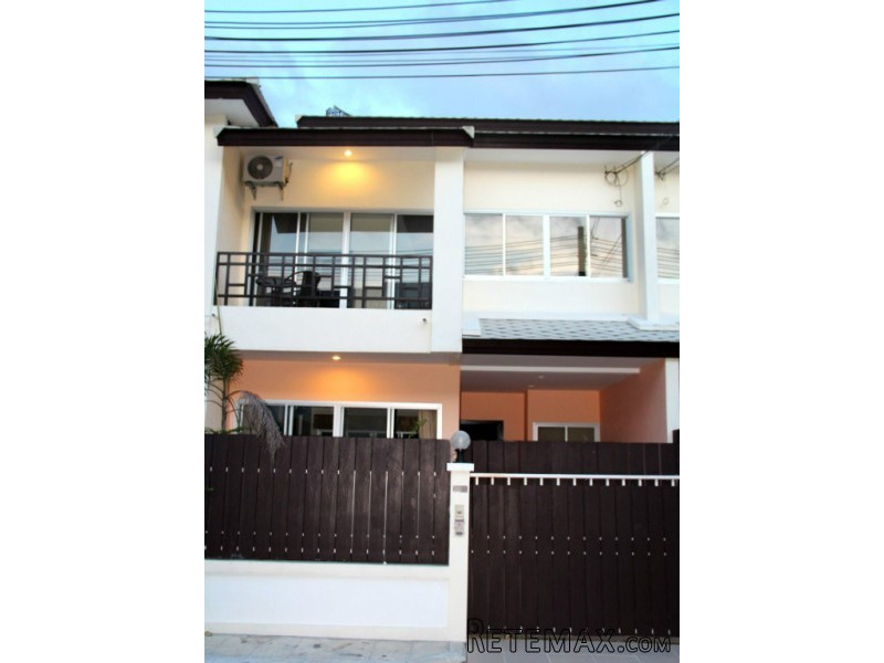 Nice 3 Bedroom Town Home near Laguna