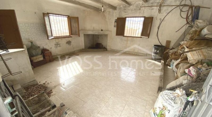 EXCLUSIVE FOR VOSS HOMES - A very interesting, 2 storey.. - 17