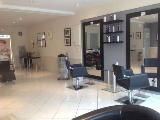 Business Premises + 2 Apartements Sold..