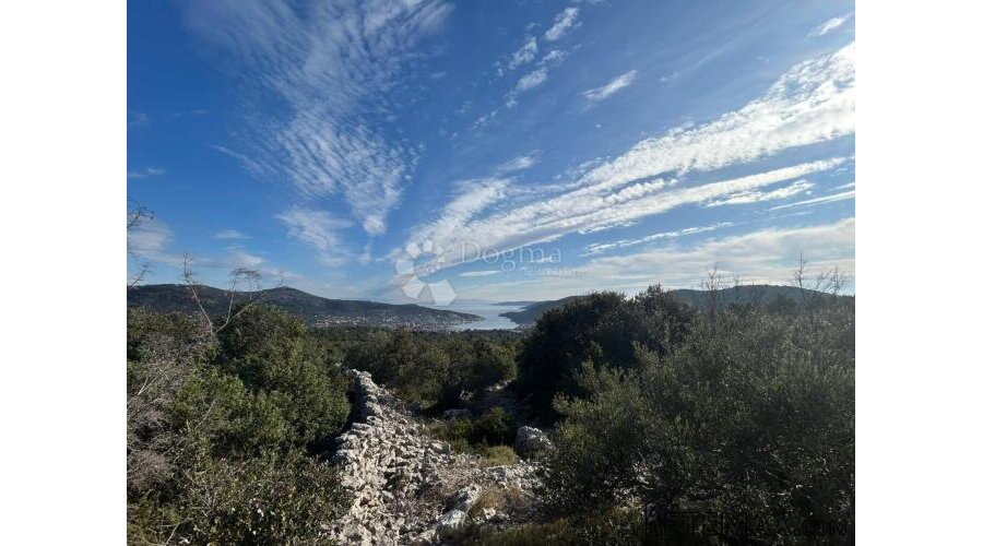 GRAĐEVINSKO ZEMLJIŠTE S PREDIVNIM POGLEDOM VINIŠĆE - 3