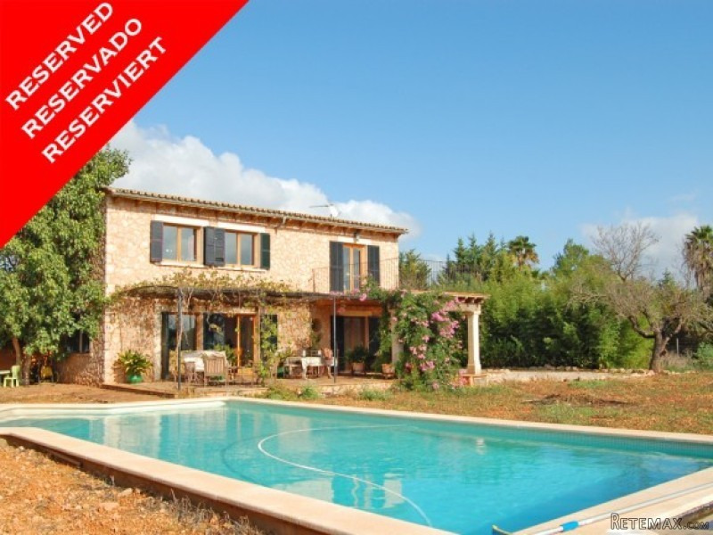*reserved* Lovely Country House Close..