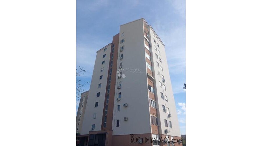 Stan u tijeku renovacije, Dugi Rat