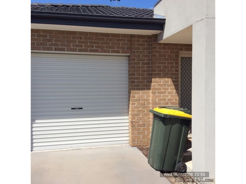 Well Looked After Home in Deer Park! - 2