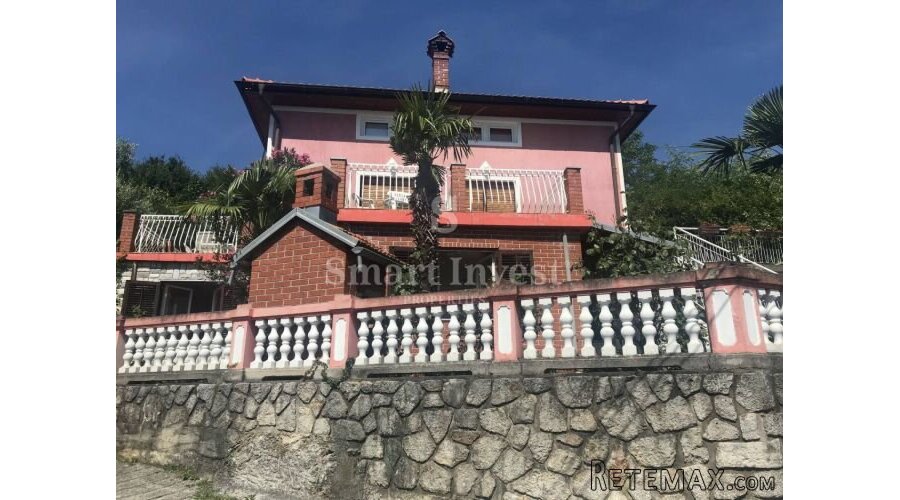 OPATIJA, samostojeća kuća 260 m2 s terasama i pogledom na m..