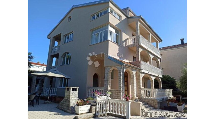 MALINSKA - APARTMANSKA KUĆA SA 6 APARTMANA - 2