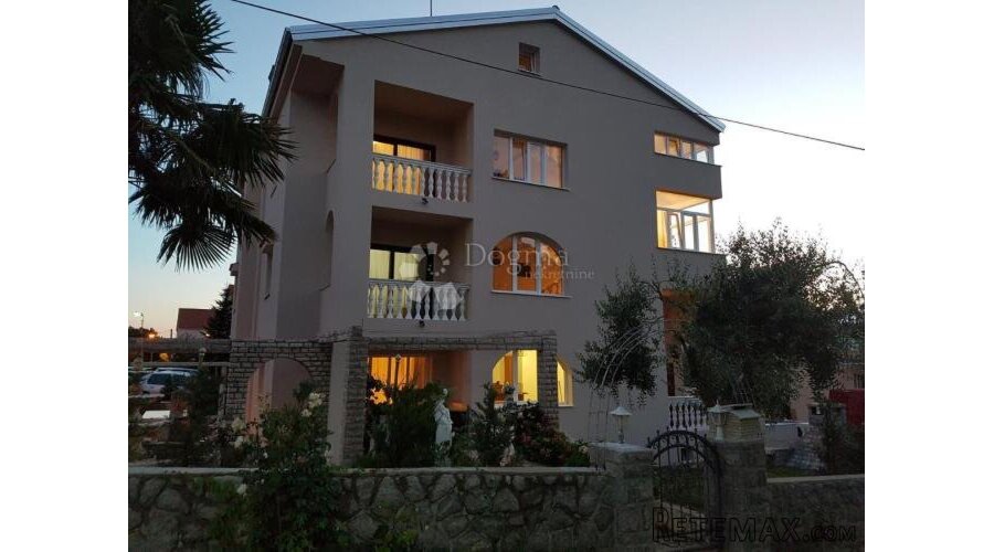 MALINSKA - APARTMANSKA KUĆA SA 6 APARTMANA - 3