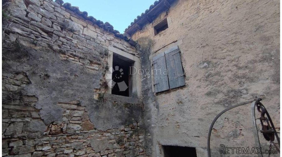 Starina za renovaciju u centru Vodnjana