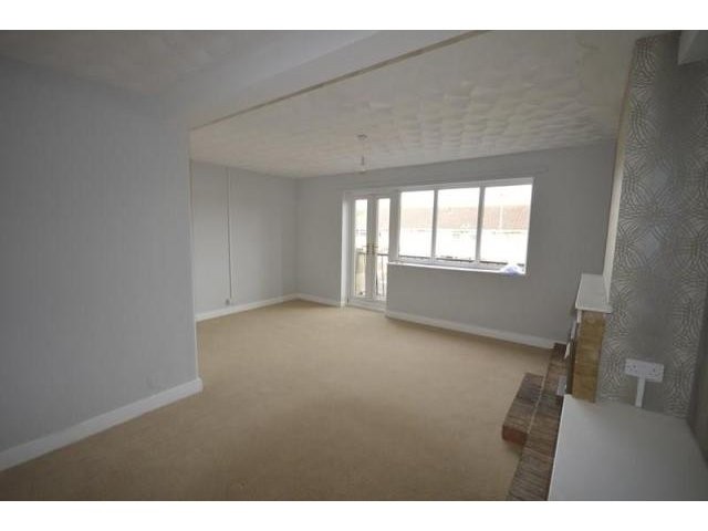 Unfurnished 3 bedroom Property For.. - 2