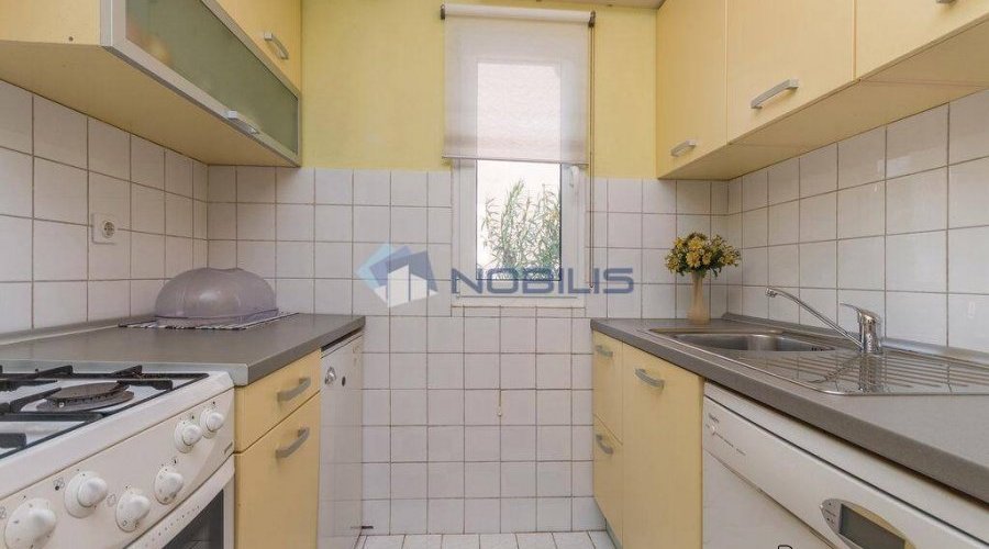 Pašman, Ždrelac - kuća katnica 200 m2 i bungalov - 12
