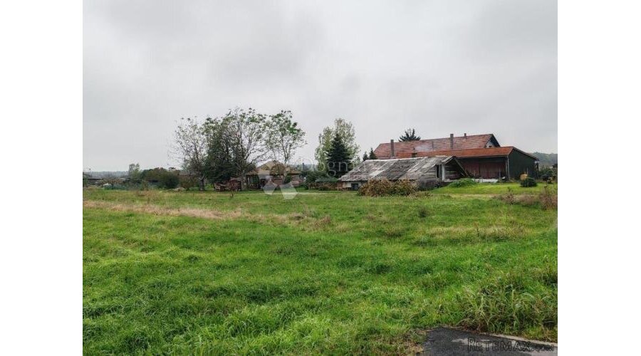 KUĆA SA POSLOVNOM ZGRADOM - 3