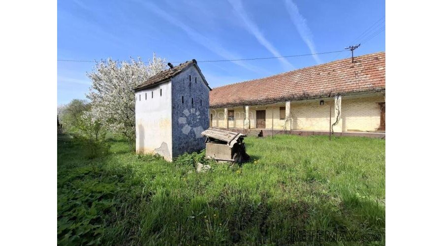 Kuća za rušenje na prostranom imanju 2314 m² - 3