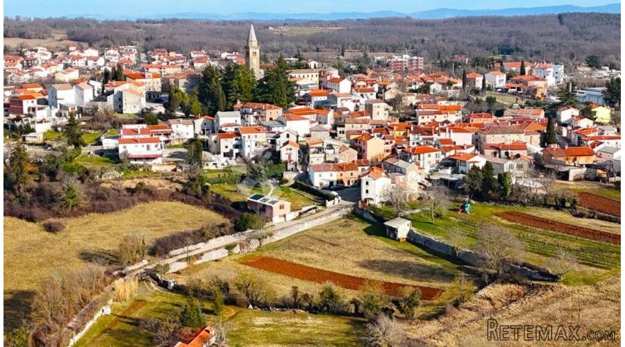 GRAĐEVINSKO ZEMLJIŠTE U ŽMINJU!