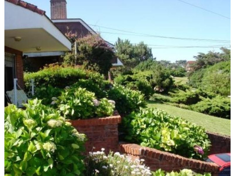3 Bedroom House - For Rent - Brava - 2