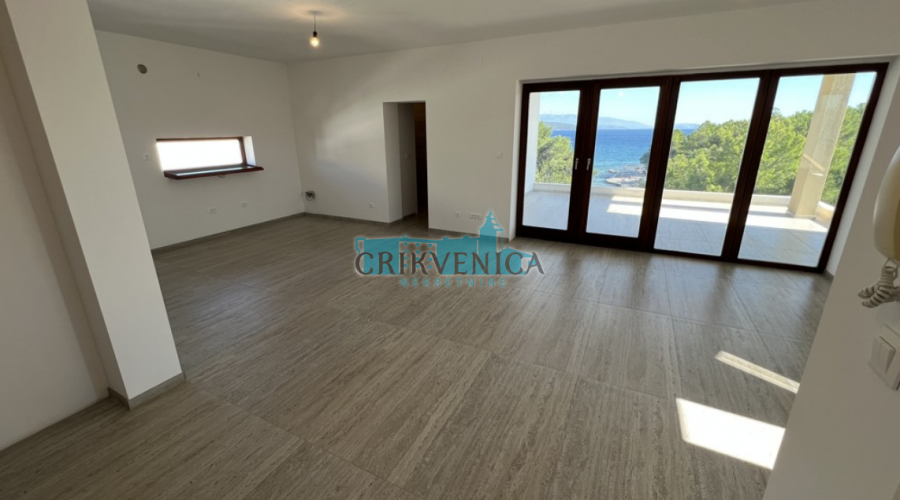 Otok Krk, grad Krk apartman na 1.katu, prvi red do mora - 2
