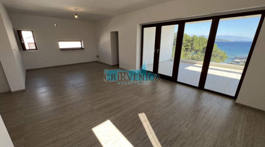 Otok Krk, grad Krk apartman na 1.katu, prvi red do mora - 3