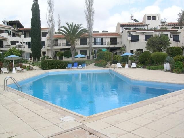 Two bedroom townhouse for Short term /..