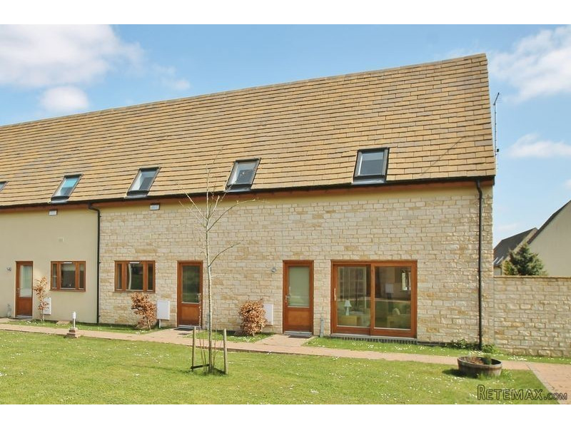 2bed Oaksey Park, Oaksey, Wiltshire..