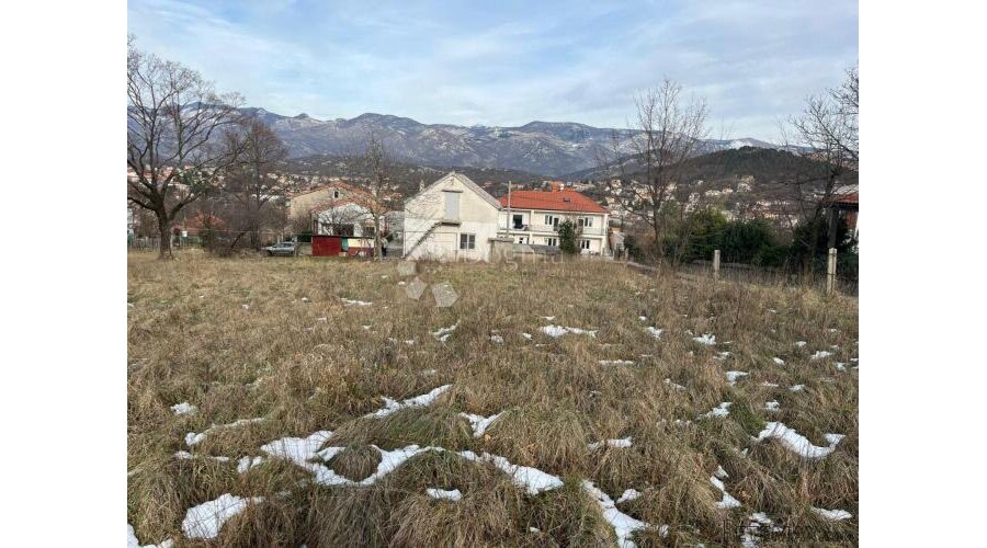 STARINA NA 4525m2 GRAĐEVINSKOG ZEMLJIŠTA!!! - 2