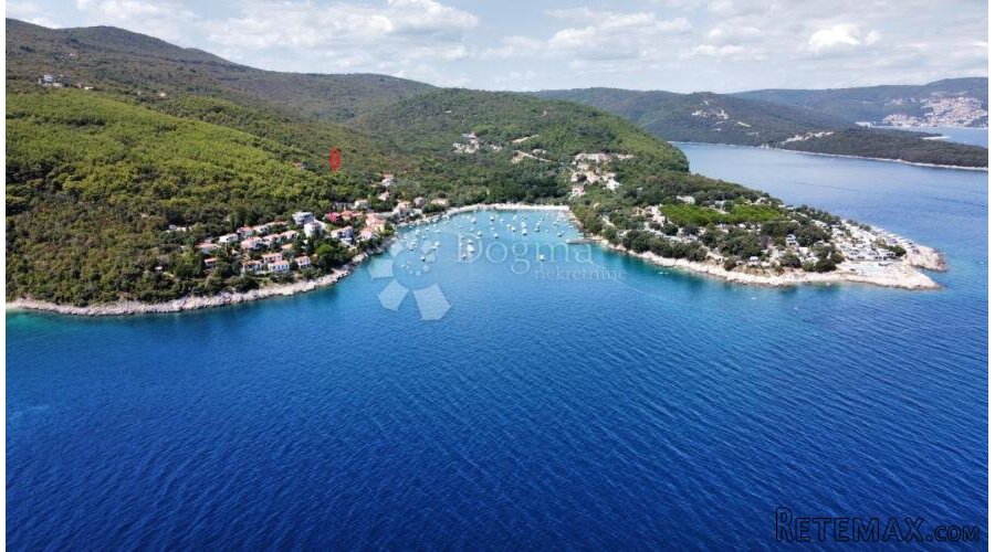 Građevinsko zemljište 1220m2 sa pogledom na more-Prijavljena