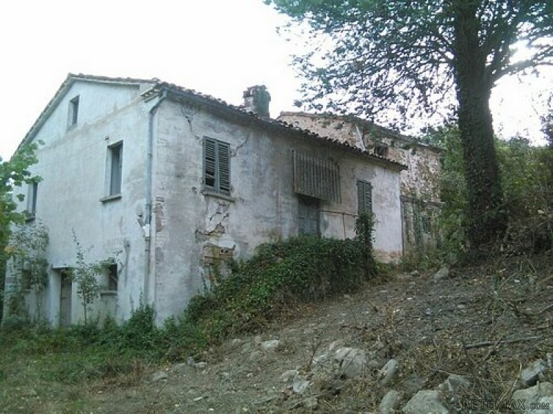 Large Traditional Stone Property With 2..