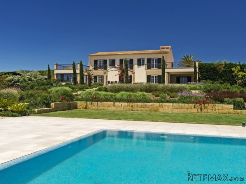 Luxury Finca With Open Views In A Quiet..