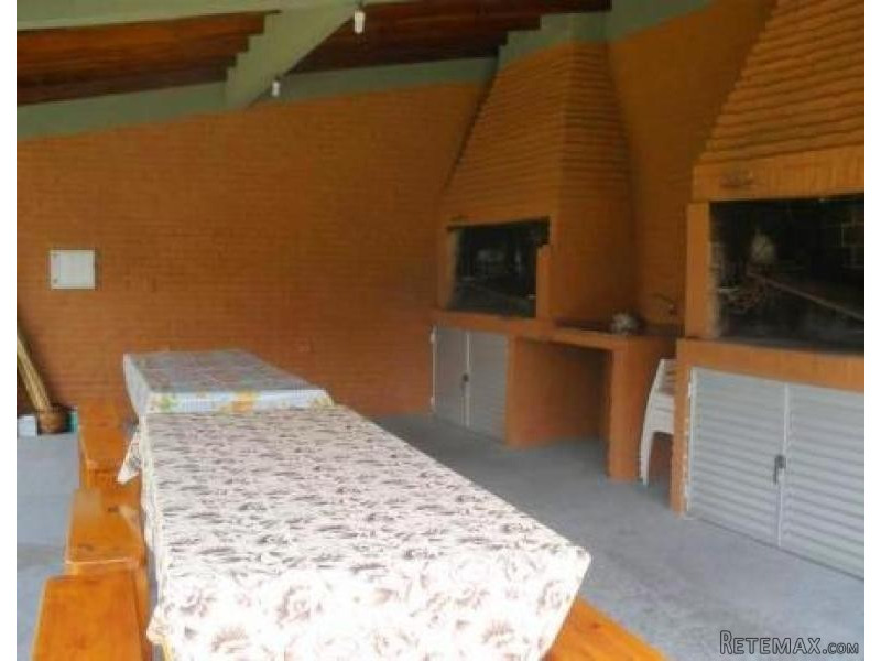 3 Bedroom House - For Rent - Pinares - 2
