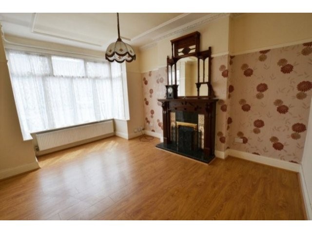4 Bed House To Let in Sutton Coldfield