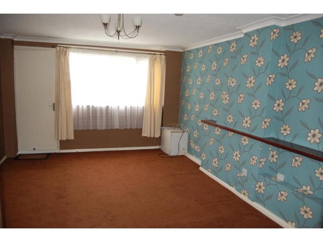 House - A well presented two bedroom.. - 2