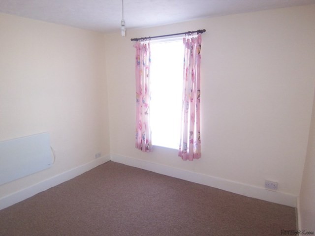 2 bedroom house in SHEERNESS - 2