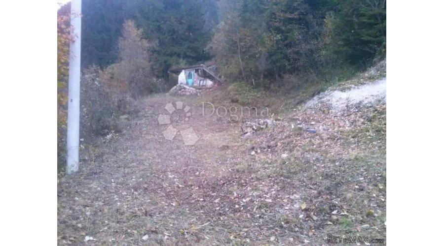 GORSKI KOTAR - STARINA NA TERENU OD 3170m2 - 2