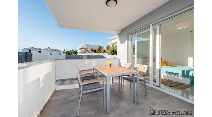 INVESTICIJSKA PRILIKA !! 6 APARTMANA 4★ s bazenom - 2