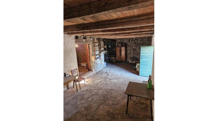 Samostojeća stara kuća za renovaciju s pogledom na more! Va