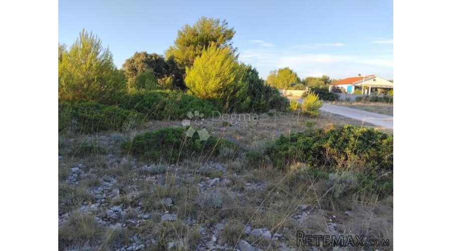 STRATEŠKA INVESTICIJA: Veliko zemljište 2632 m² unutar građe - 2