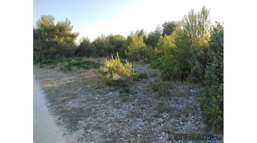 STRATEŠKA INVESTICIJA: Veliko zemljište 2632 m² unutar građe - 3