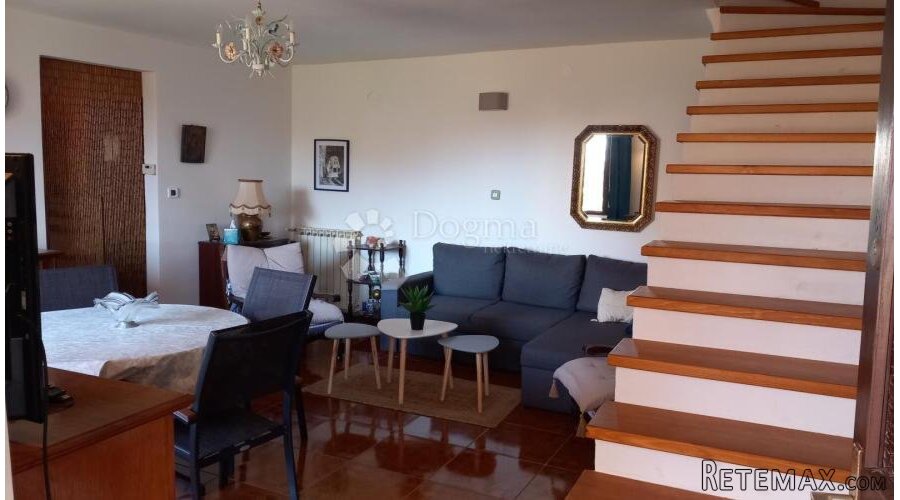 Prostrana Kuća s Dva Apartmana u Mirnom Okruženju Blizu Brto - 2
