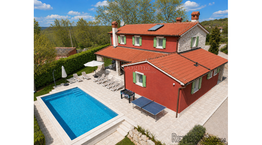 Prekrasna Vila sa bazenom u okolici Labina